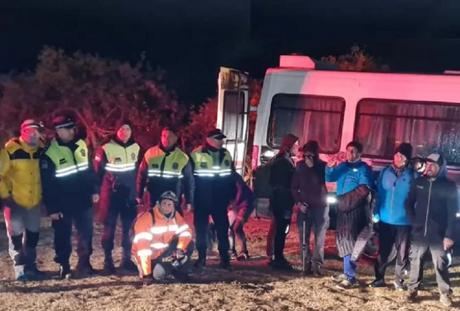 LOS SENDERISTAS rescatados por la policía. 