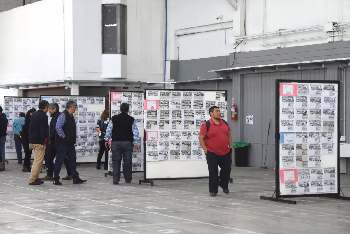 BOLETAS OFICIALIZADAS. Se exhiben las papeletas de sufragio en la sede de la Junta Electoral Provincial. Foto de Archivo LA GACETA / Por Analía Jaramillo