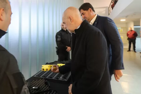 Rodríguez Larreta dijo que la Policía de la Ciudad utilizará las pistolas Taser desde junio