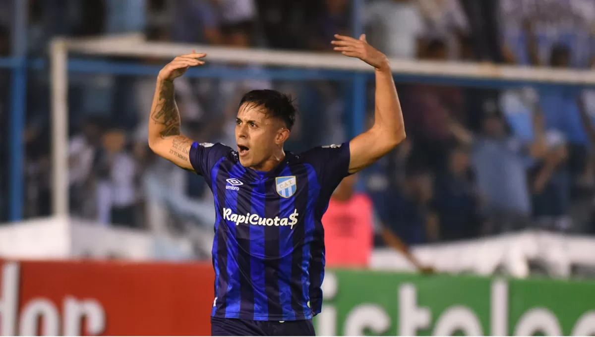 EUFÓRICO. Ramiro Ruiz Rodríguez desató la locura en el Monumental al conseguir el gol del triunfo ante Arsenal.