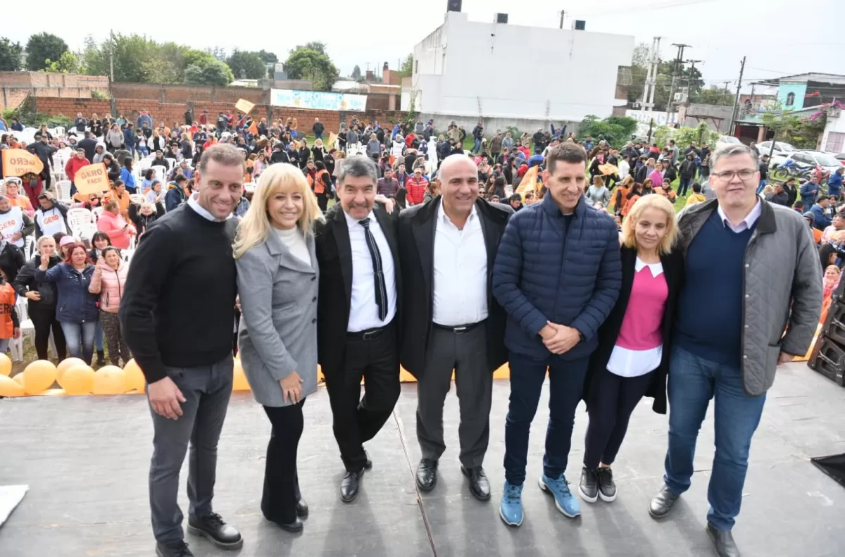 Elecciones 2023: Manzur y Acevedo recorrieron el barrio Los Plátanos con Gerónimo Vargas Aignasse