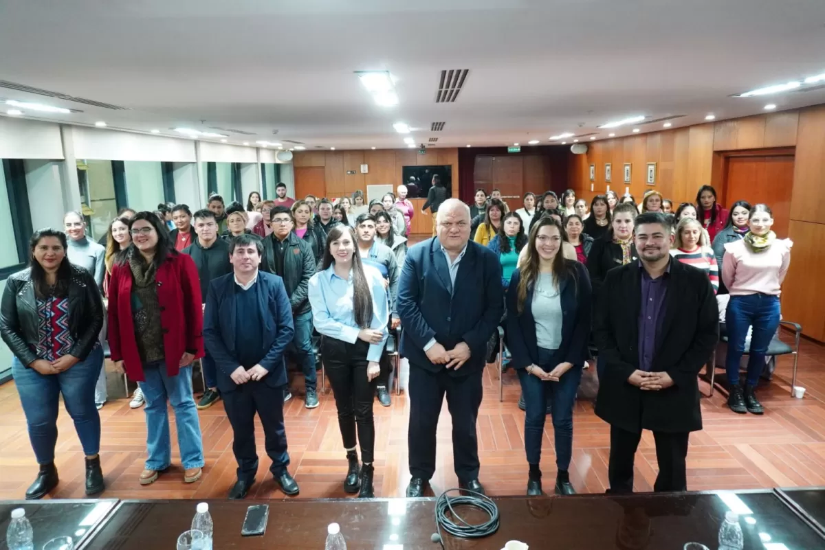 FEDERICO MASSO Y su equipo en la Legislatura. 