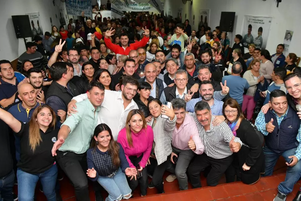 MANZUR REUNIDO CON DIRIGENTES. 