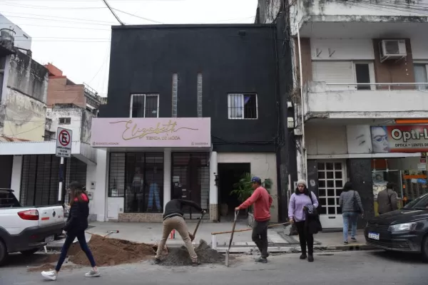 Los albañiles retomaron las obras en la casa de Chacabuco 59