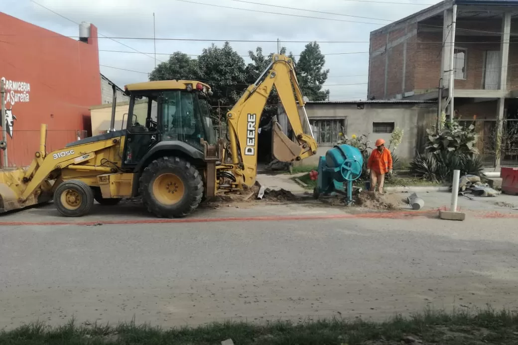 Obra cloacal en Lastenia.