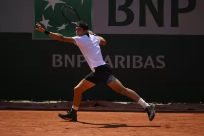 El argentino Etecheverry se metió en la tercera ronda de Roland Garros
