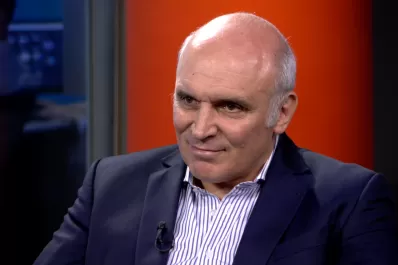 El exabrupto de José Luis Espert en vivo con un pistola taser durante una entrevista: Qué ganas de llenar de agujeros un...