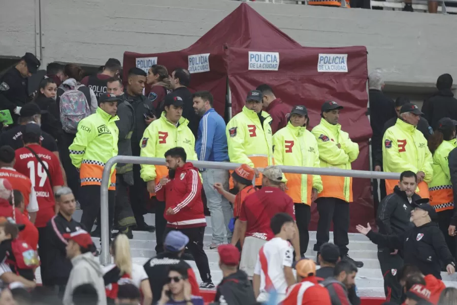 Profesionales del SAME revelaron cómo fue la trágica muerte del hincha de River en el Monumental.