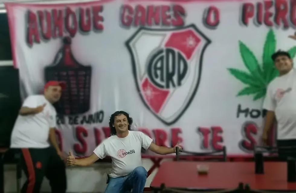 El hincha fallecido tenía 53 años y había asistido a la cancha junto a su hija de 15.