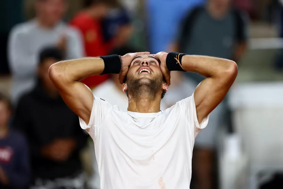 LA FELICIDAD DE LA GLORIA. Etcheverry quedó entre los ocho mejores de Roland Garros.