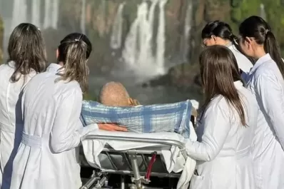 Sueño cumplido: médicos llevaron a un paciente de cáncer a las Cataratas del Iguazú