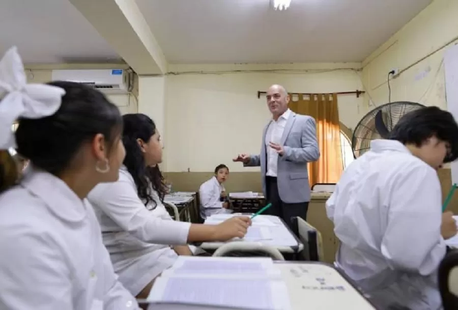 LICHTMAJER felicita a alumnos, por su desempeño en las pruebas Aprender. 