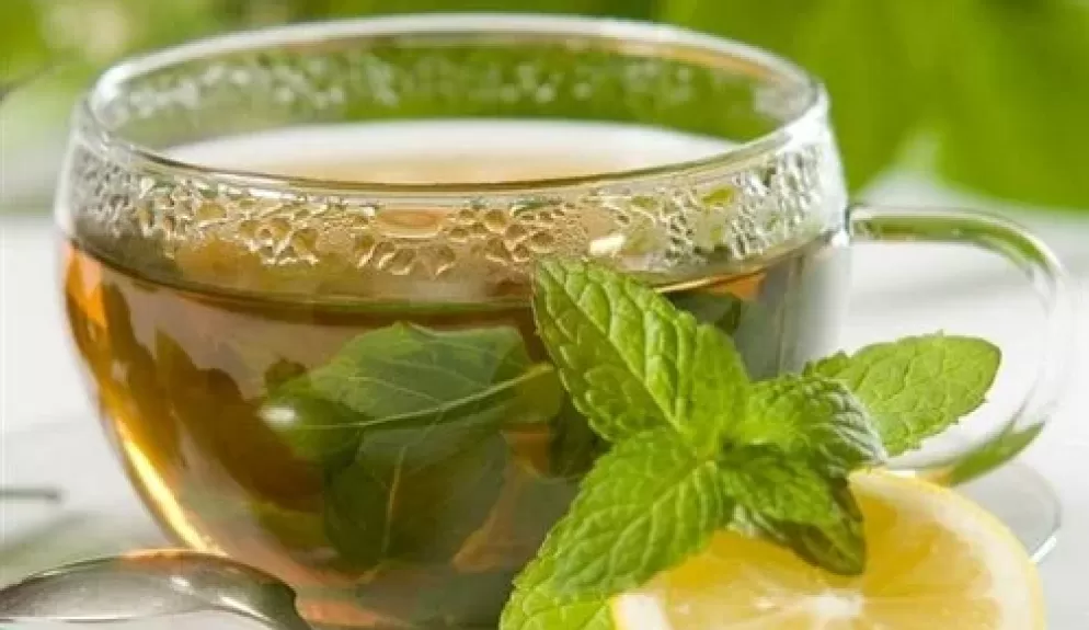 Cuál es el inédito té multipropiedades que funciona como analgésico, diurético, digestivo y ayuda a limpiar el cuerpo