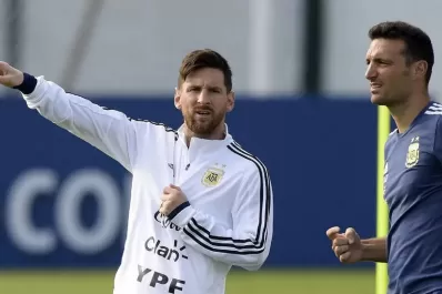 Scaloni: Messi es mejor que Maradona, pero si puedo me quedo con los dos