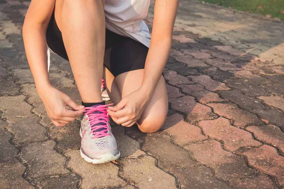 Entrenar en ayunas o por la noche, ¿cuál es mejor para bajar de peso?