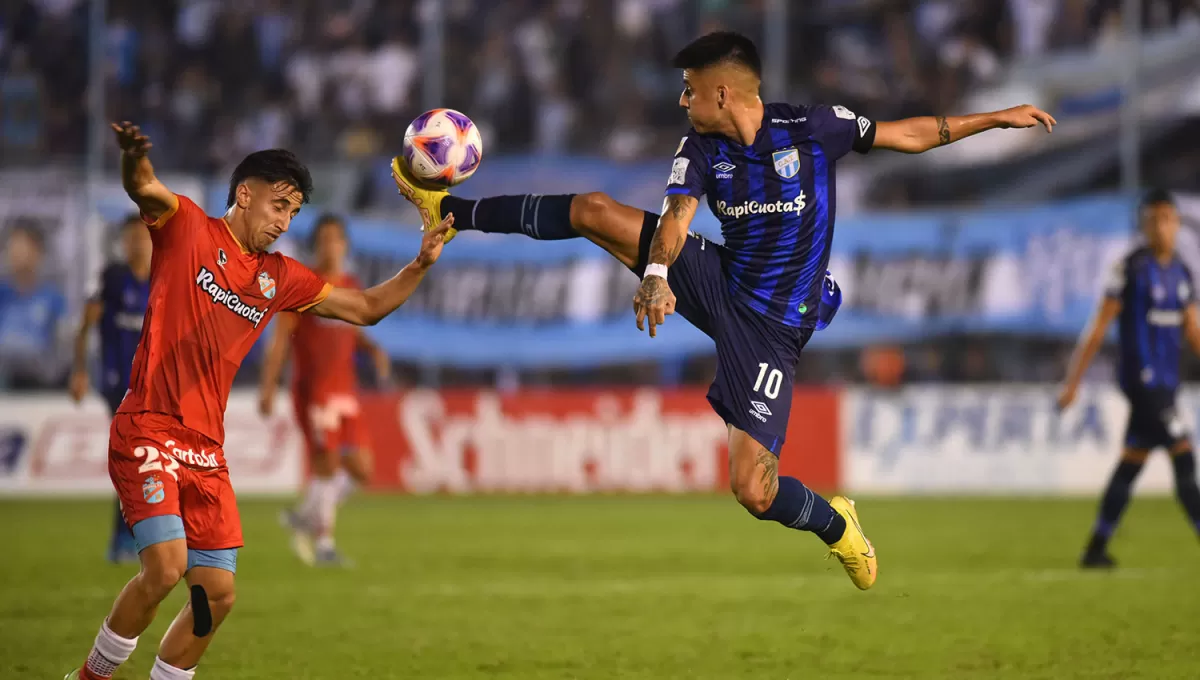 PURO TALENTO. Pereyra es uno de los jugadores más destacados del fútbol argentino. ARCHIVO LA GACETA / FOTO DE DIEGO ARÁOZ