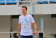 Es un tipo que no vende humo y que no miente, dijo Scaloni sobre Messi