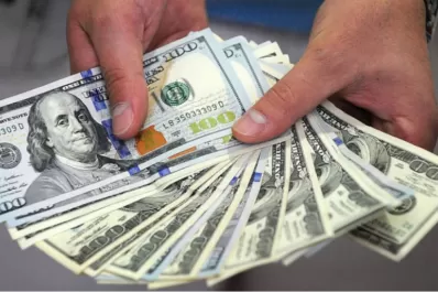 Tras la gran suba del lunes, este martes el dólar “blue” sufrió una fuerte baja