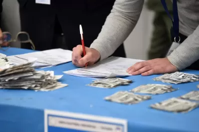 Elecciones en Tucumán: dos bancas legislativas y una intendencia, con final abierto