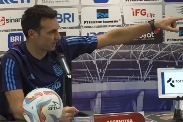 El incómodo momento en la conferencia de prensa de la Selección argentina: Scaloni pidió cambio de traductor