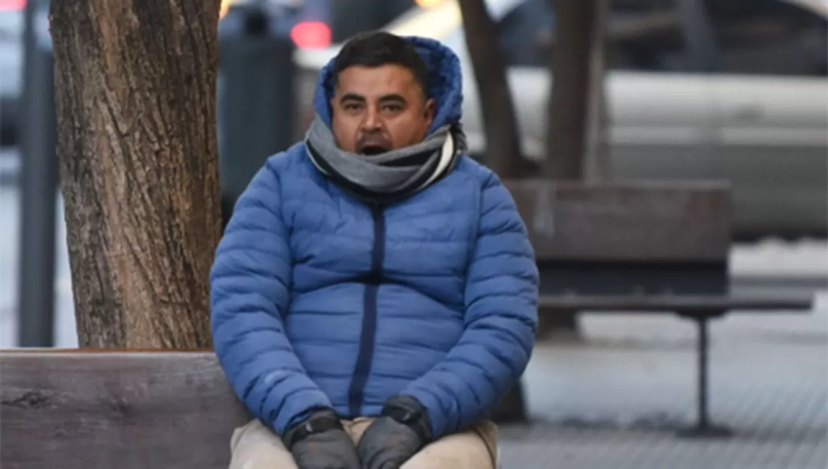 FRÍO. El feriado comenzó con bajas temperaturas y se espera que la térmica aumente hasta pasado el mediodía.