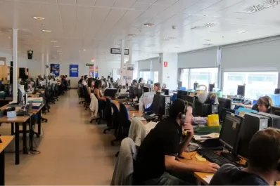 Una mujer murió en un call center y sus compañeros fueron obligados a seguir trabajando junto al cadáver