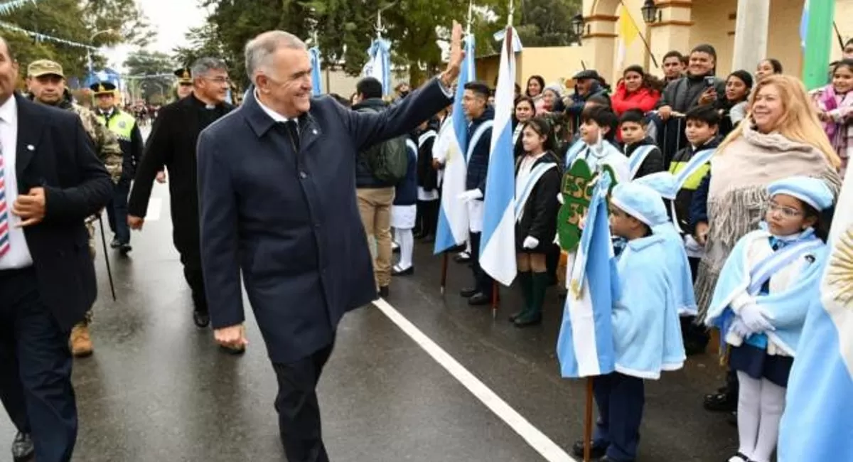 Osvaldo Jaldo encabezó los festejos por el Día de la Bandera en Trancas