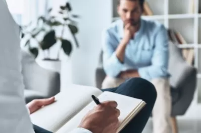 Psicólogos del Siprosa reclaman que se les pagó un bono de $180.000 a psiquiatras para que no abandonen el sistema de salud