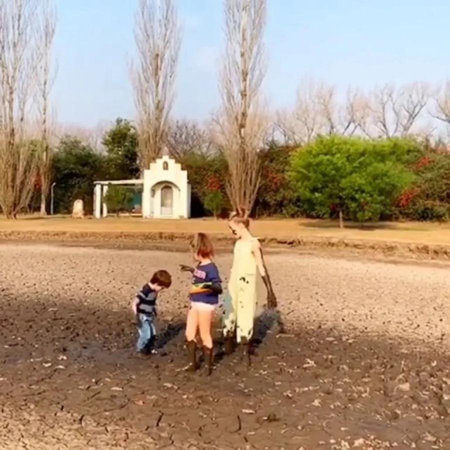 Cómo es la increíble casa quinta de Soledad Pastorutti en Arequito: naturaleza, animales y muchos familiares