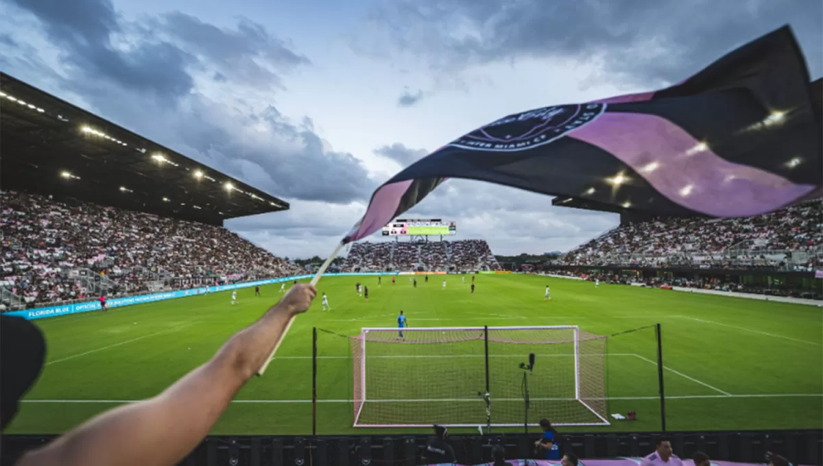 COMO LOCAL. Messi jugaría su primer partido con Inter de Miami en el DRV PNK Stadium, de Fort Lauderdale, con capacidad para 18.000 espectadores. 