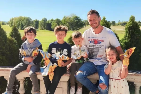 Cómo es la imponente mansión de Benjamín Vicuña en Buenos Aires: vecino de Susana Giménez y decorada por su madre