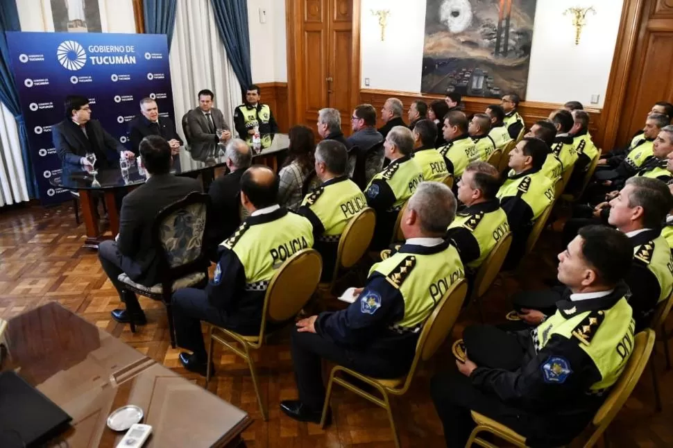 REUNIDOS. Jaldo encabezó el encuentro con los jefes policiales.  