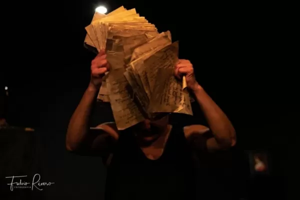 Obras sobre el poder y el amor pueblan los escenarios locales