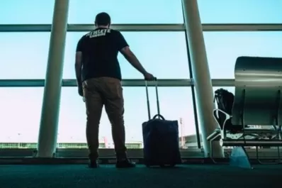 Jóvenes desencantados: qué hay detrás del slogan “la única salida es Ezeiza”