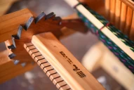 Fabrica máquinas de tejido ancestral en su “pequeña Cuba” de Lomas de Tafí