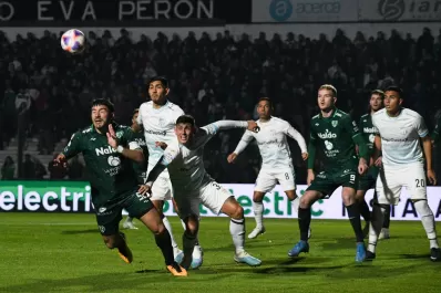 Atlético Tucumán fue goleado por Sarmiento y Pusineri volvió a quedar en la cuerda floja