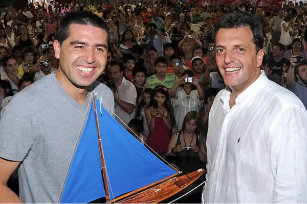 Sergio Massa asistió a la despedida de Juan Román Riquelme y le dejó un sorpresivo mensaje