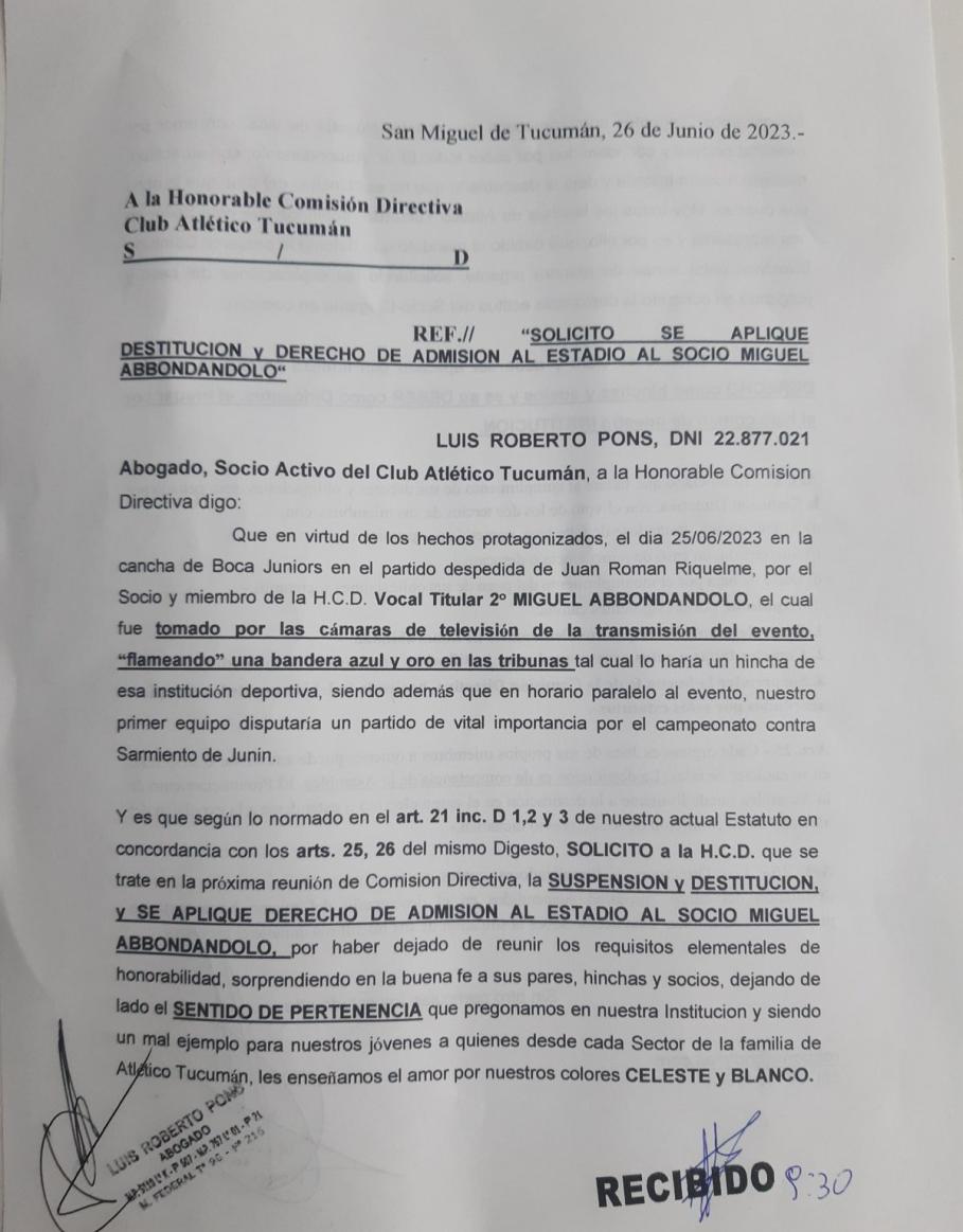 Un socio de Atlético Tucumán hizo una presentación oficial en el club para destituir al dirigente que estuvo en la cancha de Boca