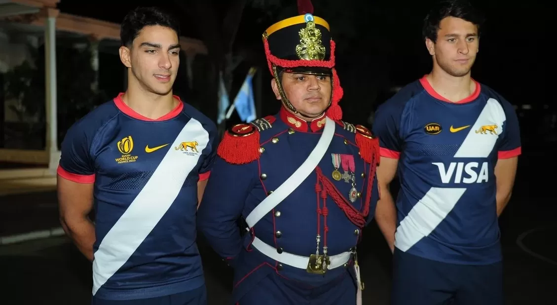 Los Pumas estrenan nueva camiseta, en homenaje a los granaderos