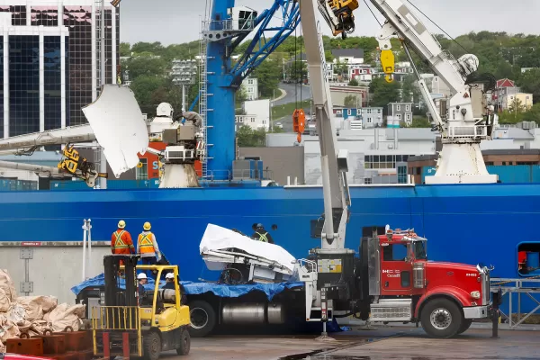 Llegan a Canadá fragmentos del sumergible Titán