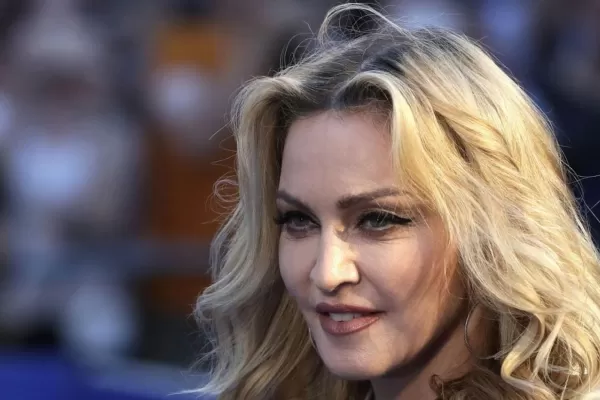 Madonna fue hospitalizada por una grave infección y suspendió su gira mundial