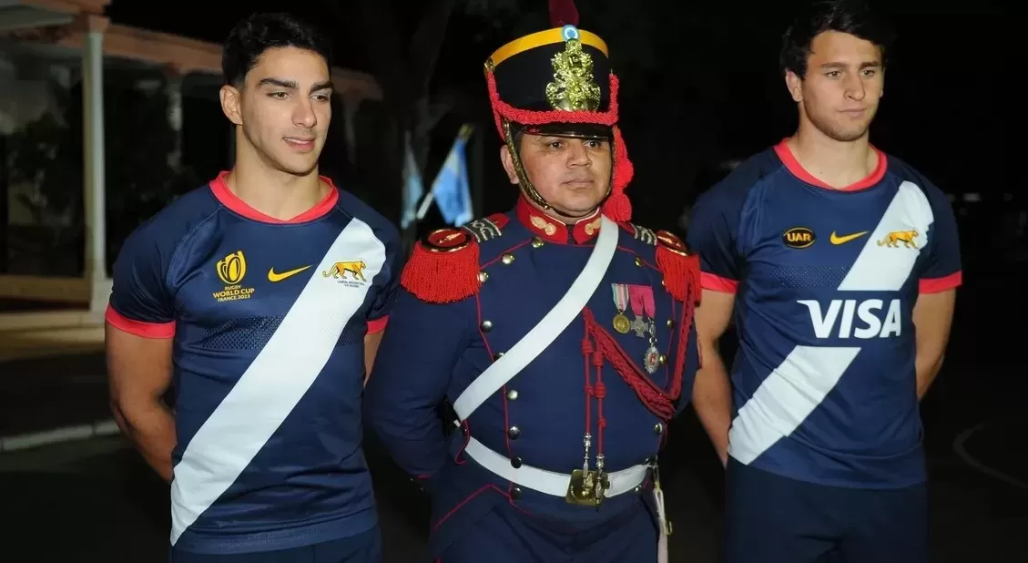 La indumentaria alternativa de Los Pumas para el Mundial de Francia.