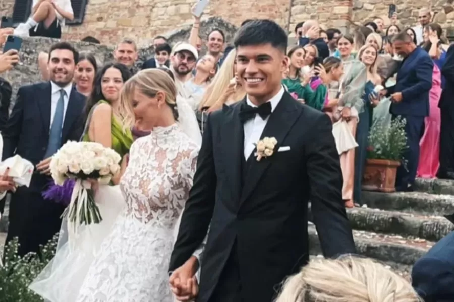 ¡VIVAN LOS NOVIOS! Joaquín Correa y su esposa. 