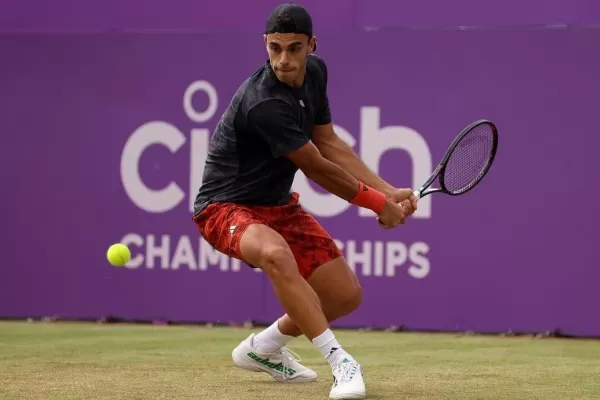 Cerúndolo hizo historia en el césped y avanzó a la final de Eastbourne