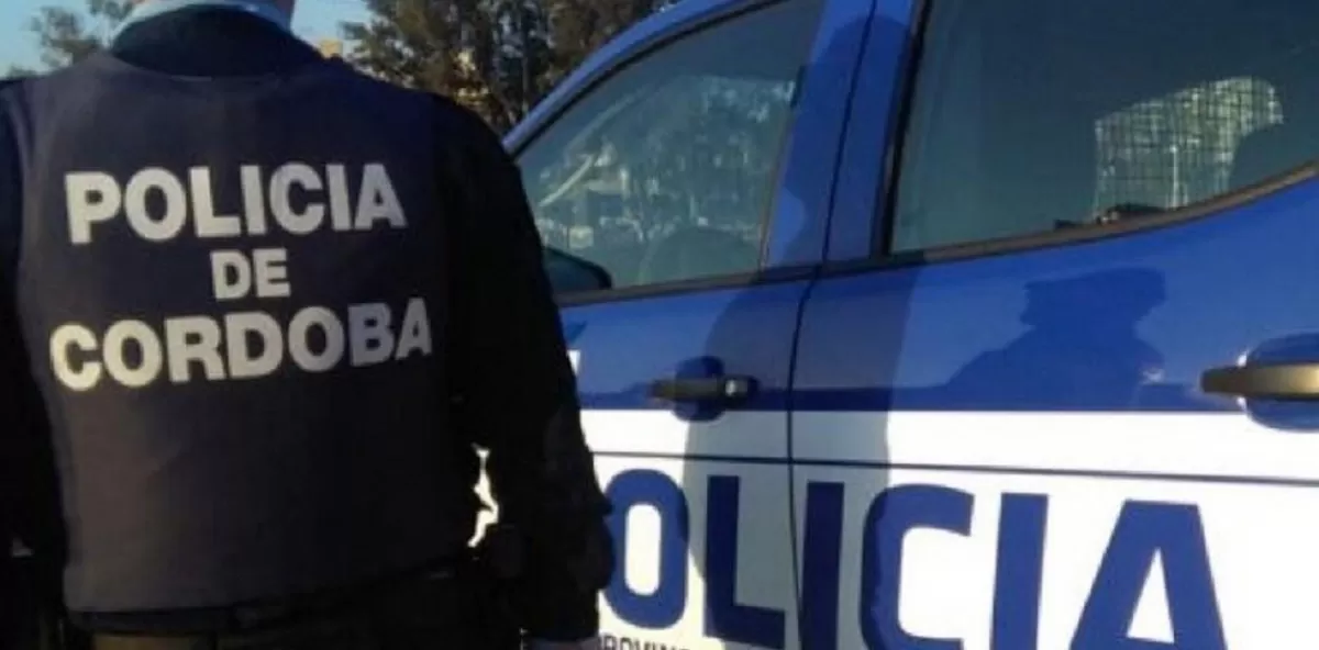 Se resistió a un control de alcoholemia, mordió el dedo de un policía y se lo tragó