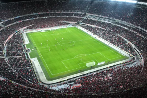 Fran Cerúndolo debuta en Wimbledon y River Plate-Colón, hora y TV de lo mejor de la agenda