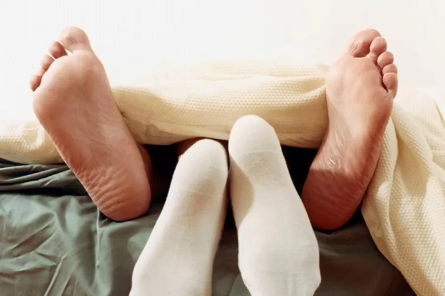¿Es mejor tener sexo con o sin medias? Un estudio reveló qué es lo más beneficioso