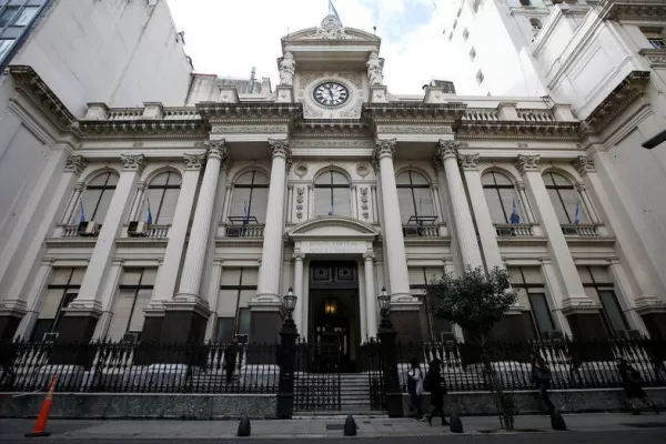 El BCRA vendió U$S6 millones en el mercado y continúa perdiendo reservas