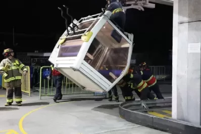Ecuador: 75 personas quedaron atrapadas en un teleférico por más de 10 horas