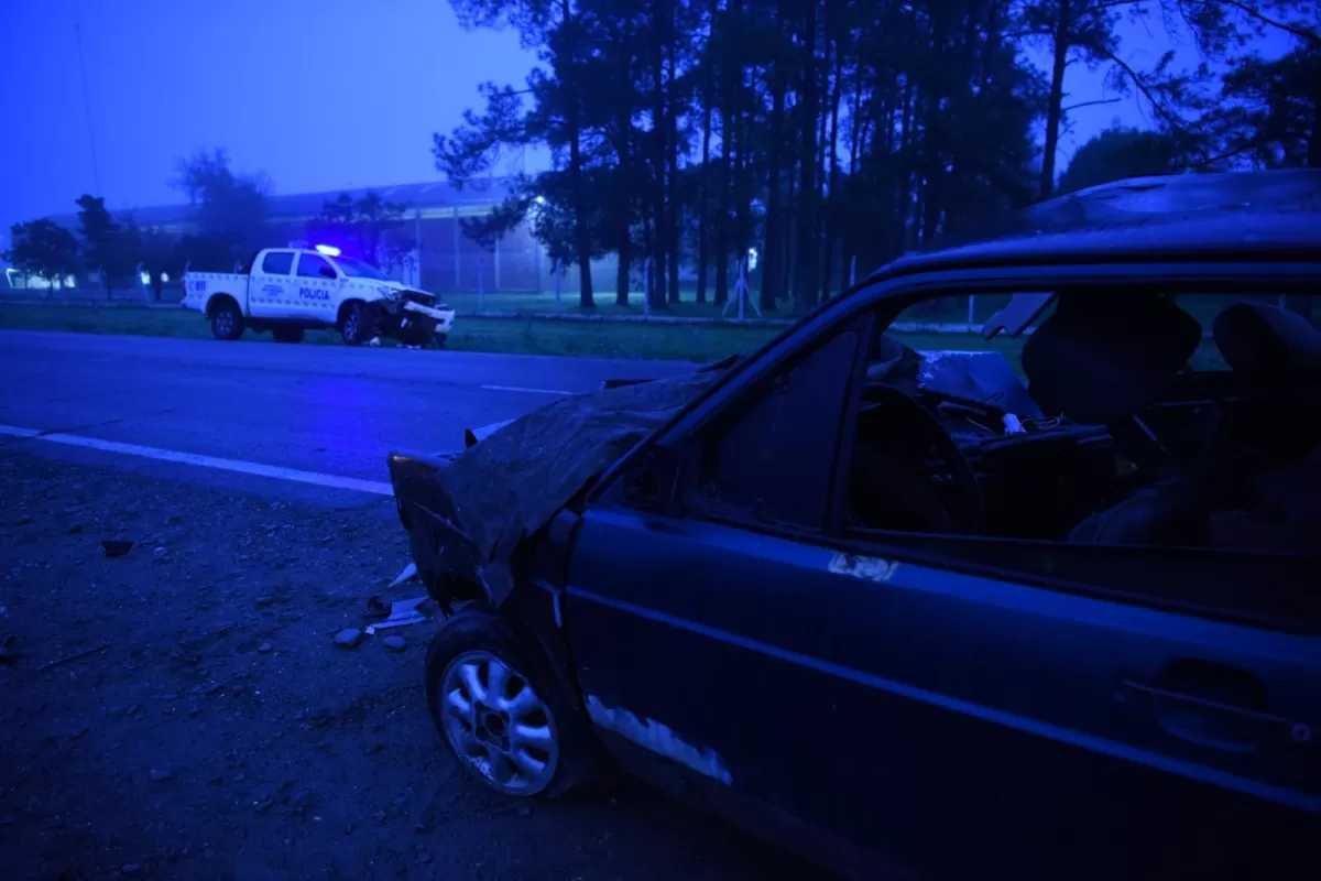 Accidente bajo la neblina. Fotos de Diego Aráoz